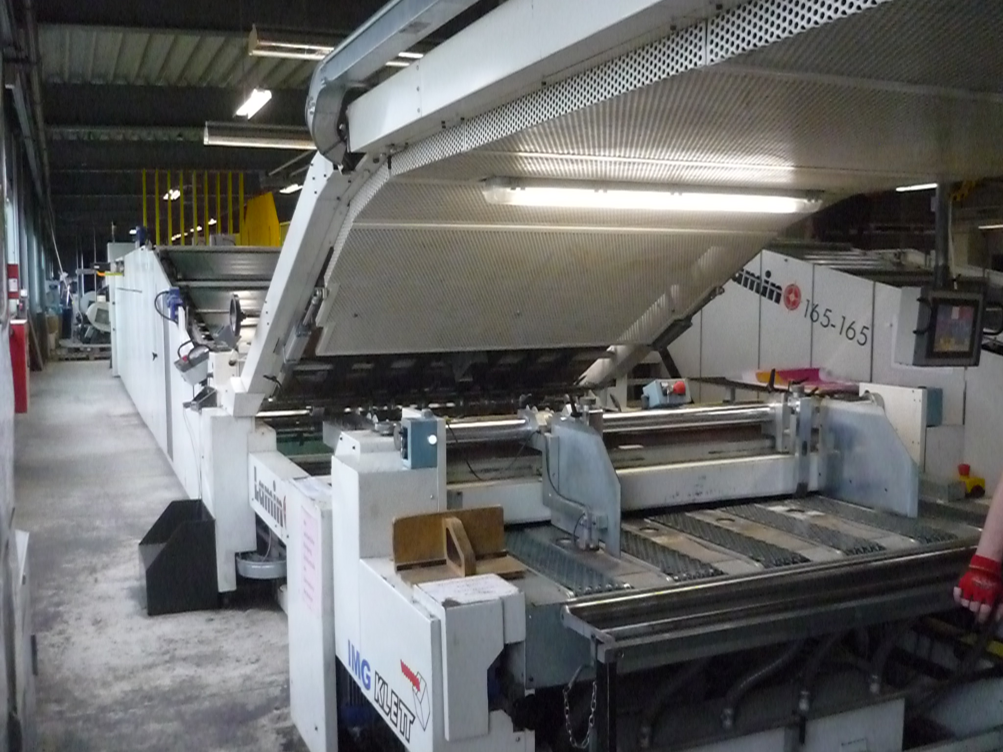 Automatische Kaschieranlage