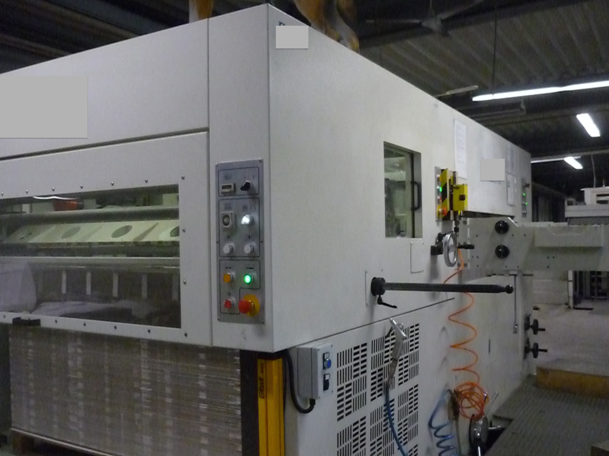 Halbautomatische Flachbettstanze